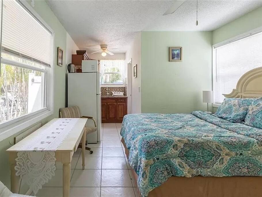 Charming Studio Unit Across From Lido Key Beach Sarasota Exterior foto